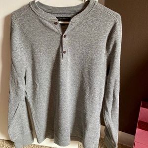 Men’s Banana Republic long sleeved Henley size M